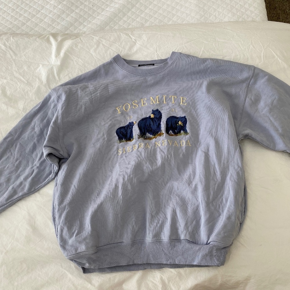 Brandy Melville Yosemite Sweatshirt